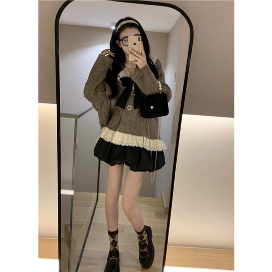 Set áo len bánh bèo và chân váy tiểu thư