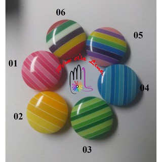 Cúc áo (khuy áo) cầu vồng