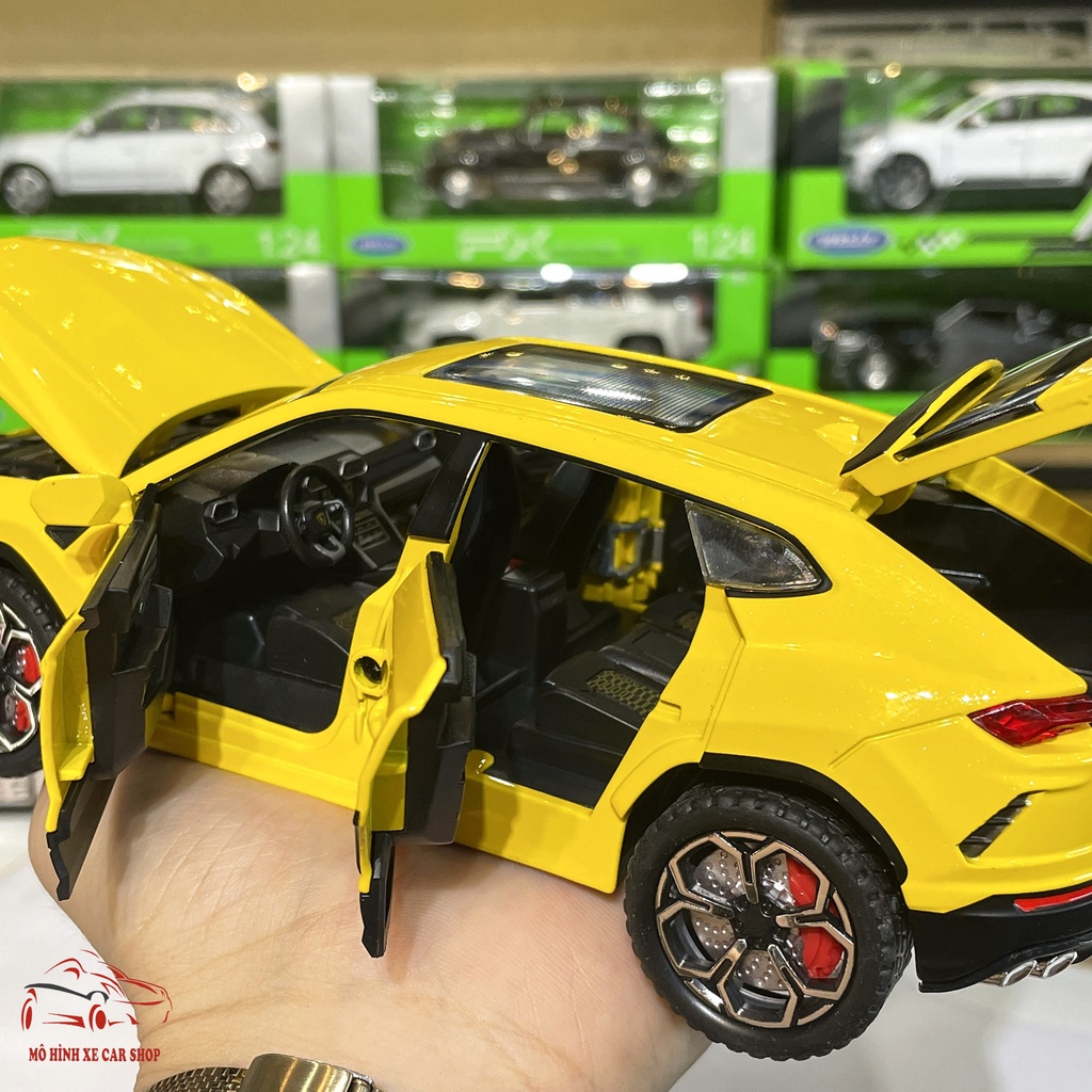 Mô hình xe hợp kim Lamborghini Urus tỉ lệ 1:24 của hãng Chezhi 3 màu