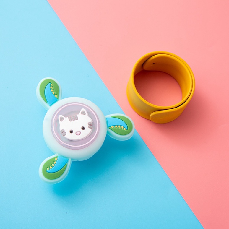 Đồng Hồ Tinh Dầu Chống Muỗi - Vòng Đeo Tay Chống Muỗi Phát Sáng Xoay Đèn (1361DTD)