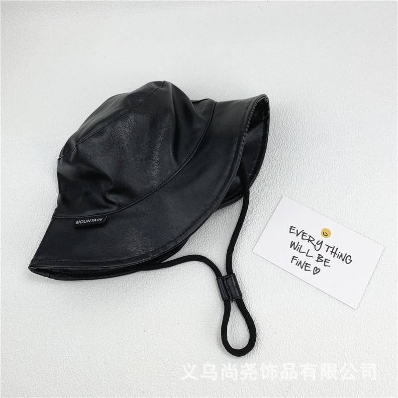 Mũ tai bèo bằng da chống nắng sành điệu cho bé