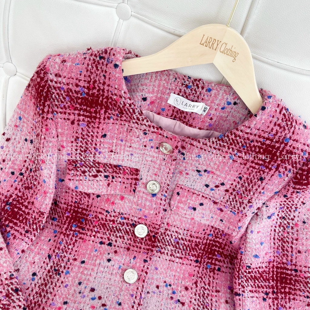 Áo dạ tweed nữ thiết kế tay dài cúc trắng kẻ chấm hồng phong cách sang chảnh thời trang trang thiết Larry Clothing