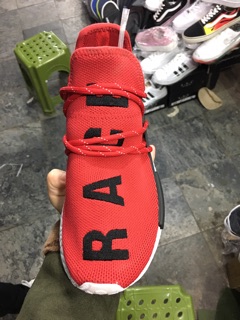 Giày human race đỏ