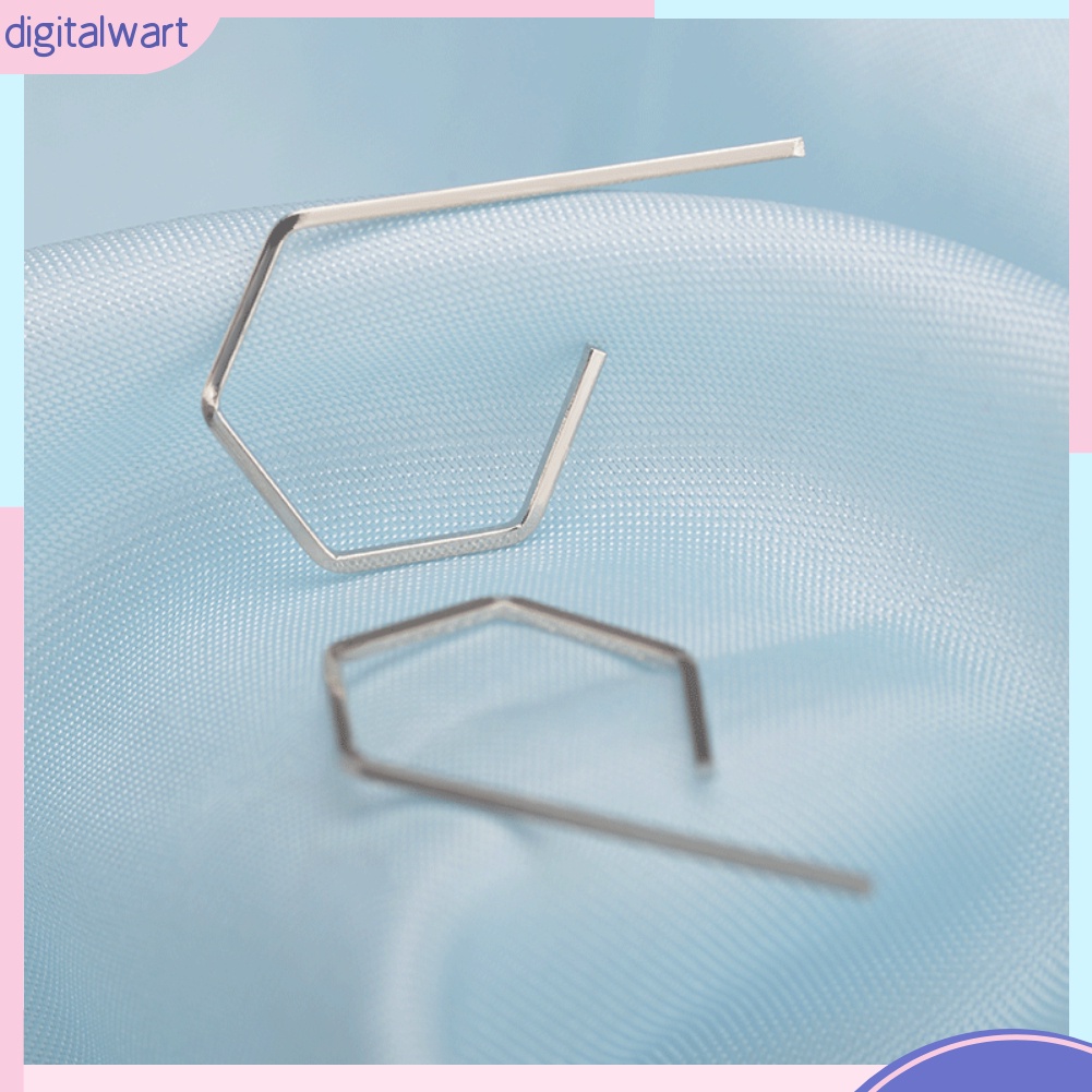 Khuyên tai làm bằng kim loại phong cách thời trang nữ