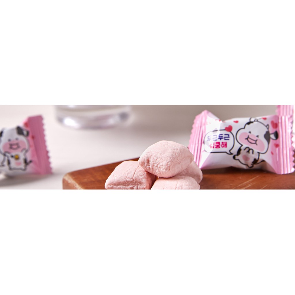 [LOTTE] KẸO DẺO VỊ DÂU TÂY 79G - [롯데] 폭신폭신 말랑카우 딸기 79G