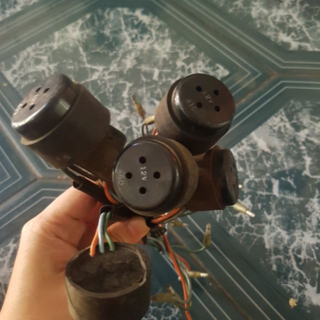 Chớp nhan kêu chip chip ( zin theo xe )