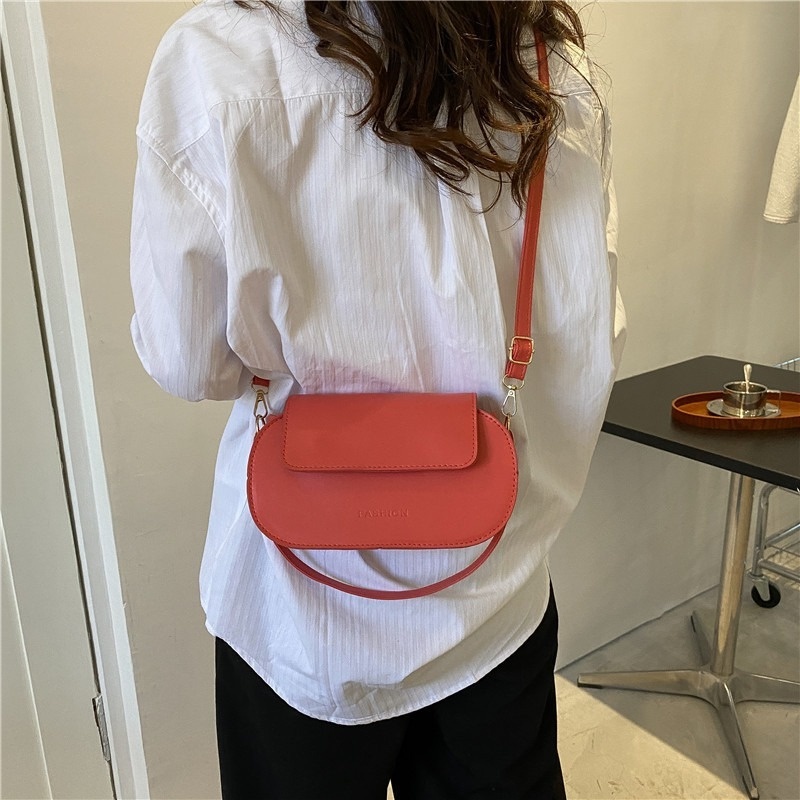 Túi Đeo Chéo Hình oval Màu Trơn Mẫu Mới 2022 NB00338