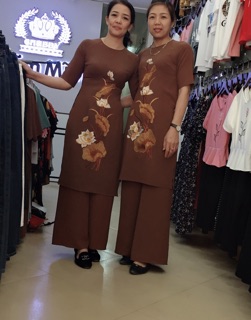 Bộ áo dài cách tân đi lễ chùa.