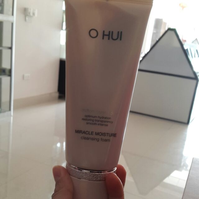 Sữa rửa mặt ohui hồng