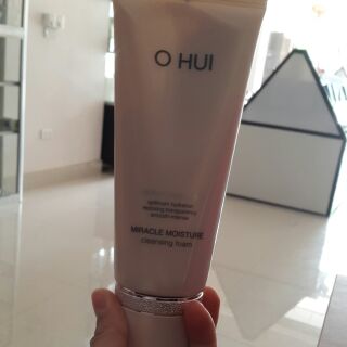 Sữa rửa mặt ohui hồng