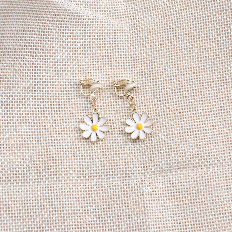 Khuyên Tai Hình Bông Hoa Nhỏ Dễ Phối Đồ Mới