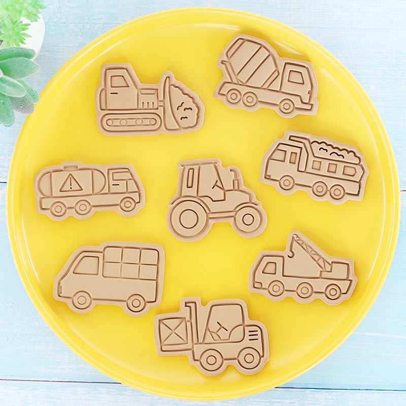 Set 8 Khuôn Làm Bánh Quy Tạo Hình Xe Công Trường Dễ Thương