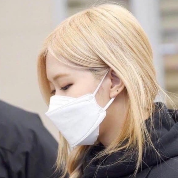 [Mã COSDAY giảm 8% đơn 150K] Khẩu Trang Kf94 4D Mark Ami Túi 5 -10Chiếc Kháng Khuẩn - Hàn Quốc | BigBuy360 - bigbuy360.vn