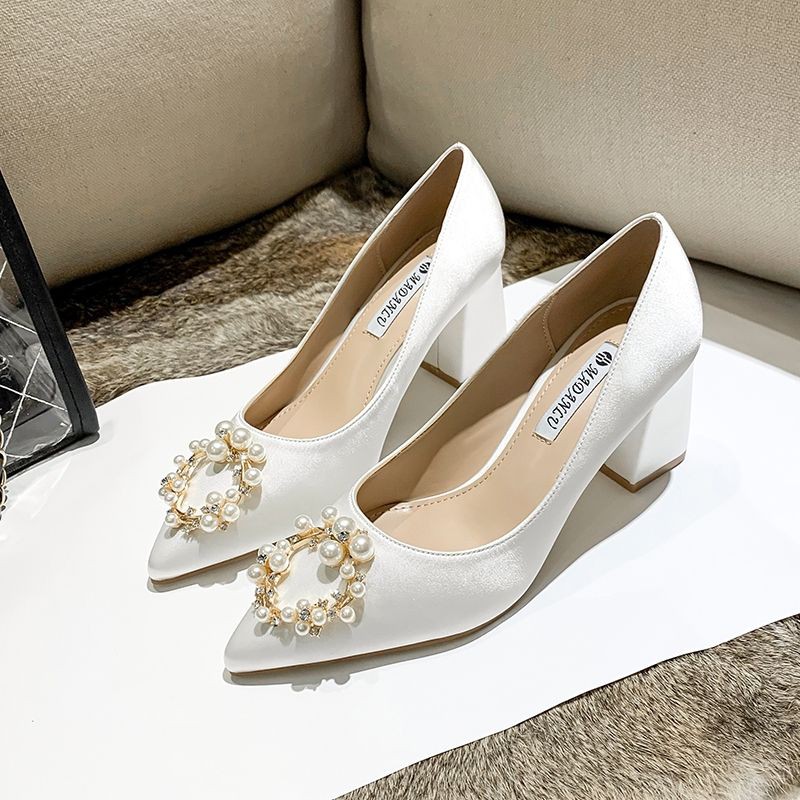 ( Sẵn size 35 ) Giày cưới trắng lụa satin đính ngọc, giày cô dâu trắng gót vuông cao 5 phân kèm hình thật