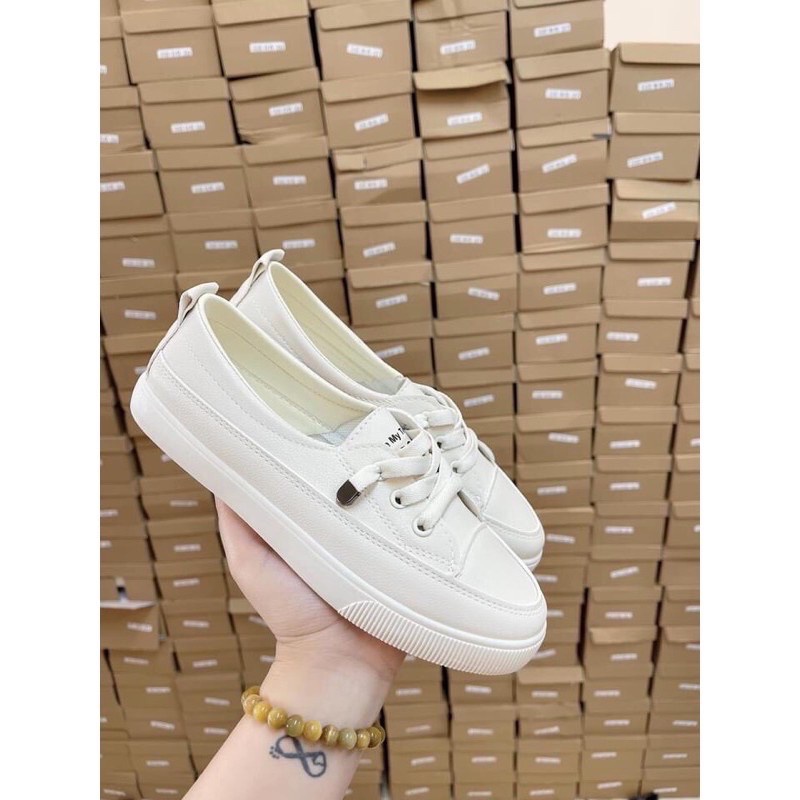 Giày slip on trắng kiểu mới cho bạn gái