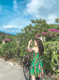 Đầm hoa xanh trễ vai 💐💐💐