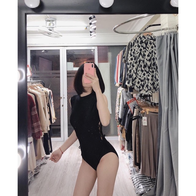 Bikini một mảnh cổ tàu đan dây bên hông sexy