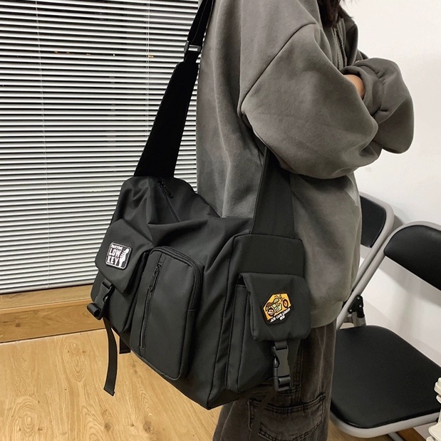 Túi đeo chéo AR vải thun nylon chống nước nhẹ nhiều phiên bản kiểu dáng hiện đại