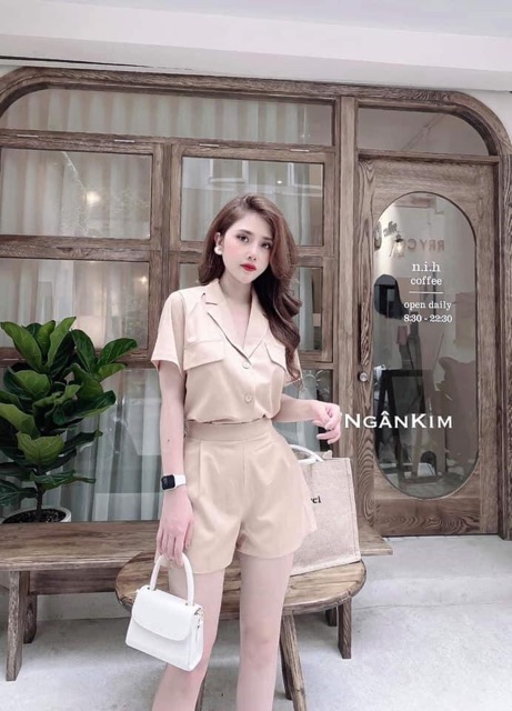 Bán sỉ set áo đũi cổ véc mix quần sooc cạp cao