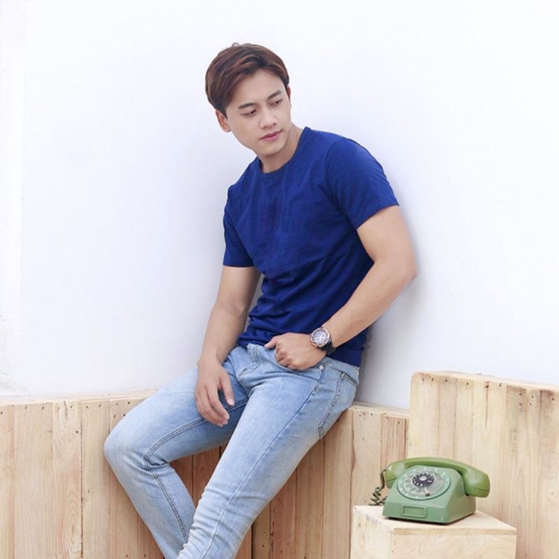 Áo thun trơn thời trang nam và nữ
