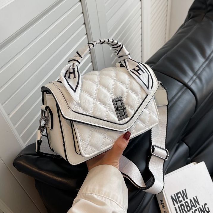 Túi Đeo Vai Sức Chứa Lớn Thời Trang Mới 2022 Dành Cho Nữ Dễ Phối Đồ