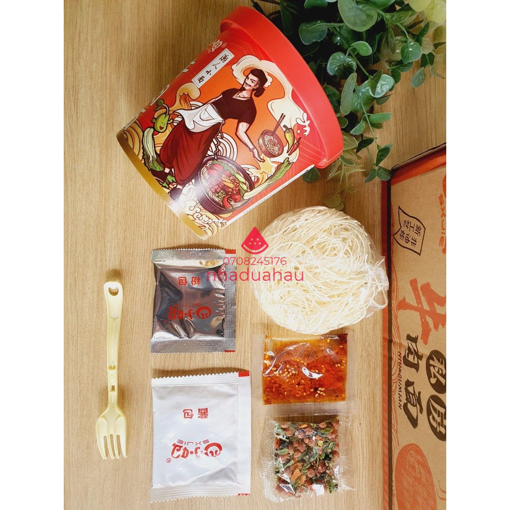 Một lốc gồm 6 ly miến chua cay Trùng Khánh đặc sản Hongkong loại chuẩn xịn ly 132g