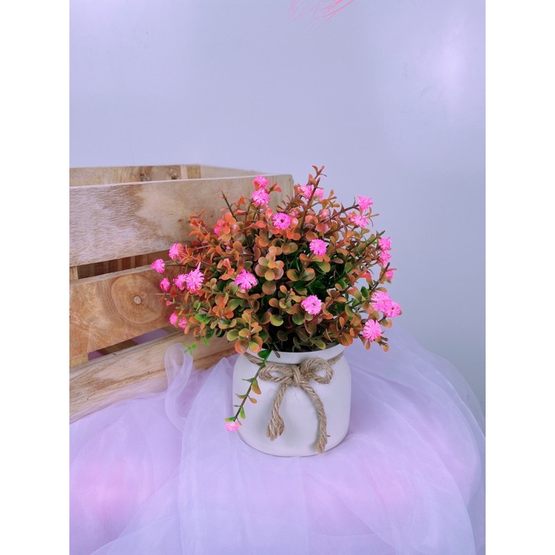 chậu hoa giả để bàn hoa nhí phong cách vintage