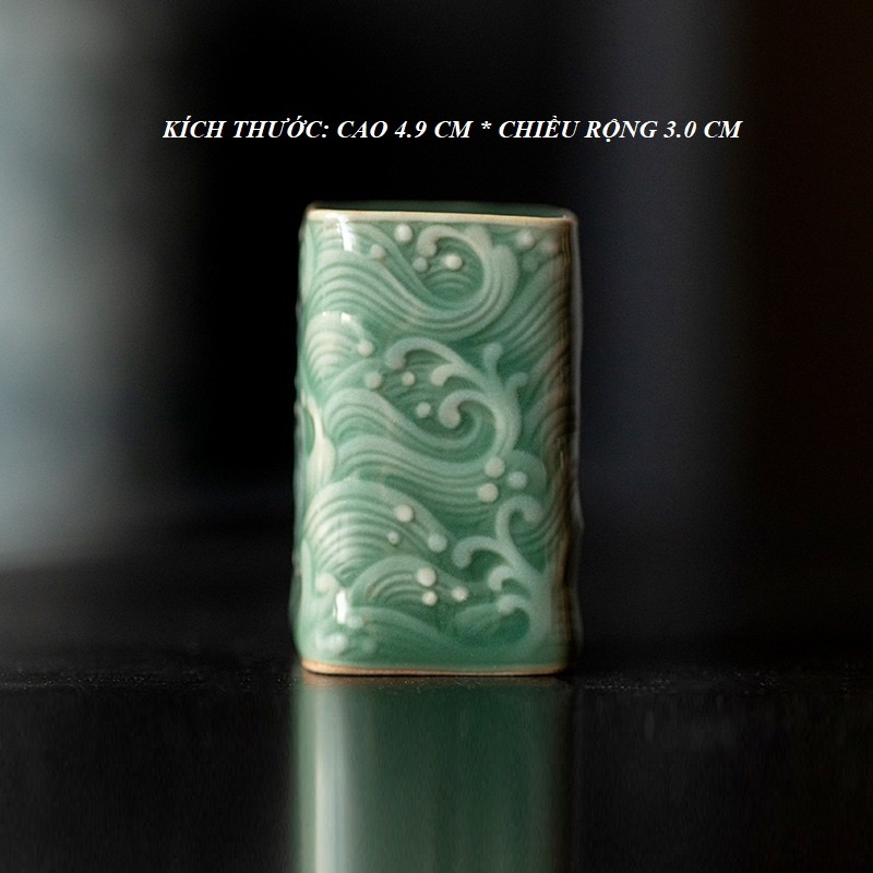 Gác nắp ấm trà, Ấm Tử Sa bằng Sứ Men Ngọc Lục Bảo Họa Tiết Khắc Chìm Đẹp Mắt