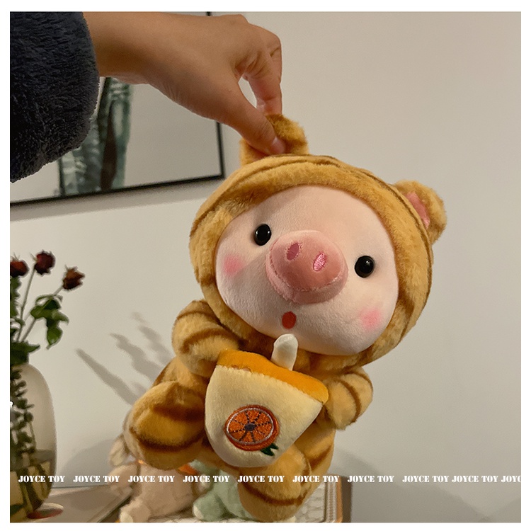 25cm Gấu Bông Hình Con Heo Ôm Cà Rốt Cao Cấp--Boba lợn Sang trọng Đồ chơi sang trọng Con heo dễ thương Thú nhồi bông Bong bóng Trà Đồ chơi sang trọng