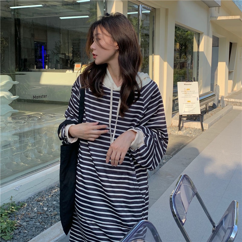 Đầm Hoodie Dài Qua Gối Họa Tiết Kẻ Sọc Phong Cách Trẻ Trung Dành Cho Nữ