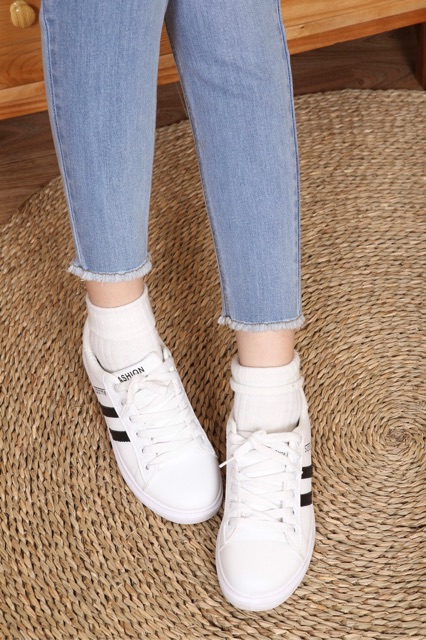 Quần jean nữ vnxk  tua rua gấu, dáng boyfriend dài 9 tấc chất jeans co dãn mặc cực thoải mái và không kén dáng