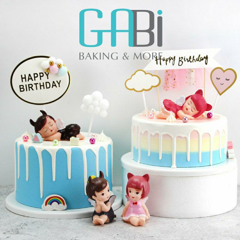 Bé trai/gái nằm ngủ trang trí bánh