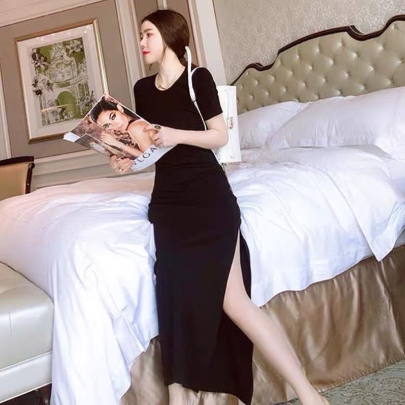 Đầm Body Thun Dáng Dài Xẻ Tà Năng Động Màu Đen