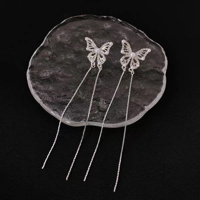 Bông Tai Hình Bướm Đính Ngọc Trai Phối Tua Rua Thời Trang