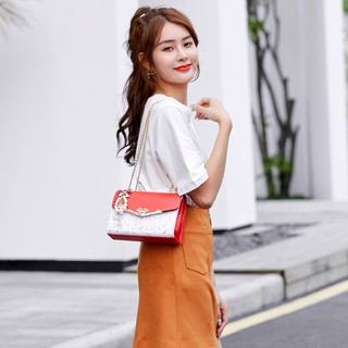 Túi Đeo Chéo T19 Khóa Trái Tim Màu Đỏ Tươi