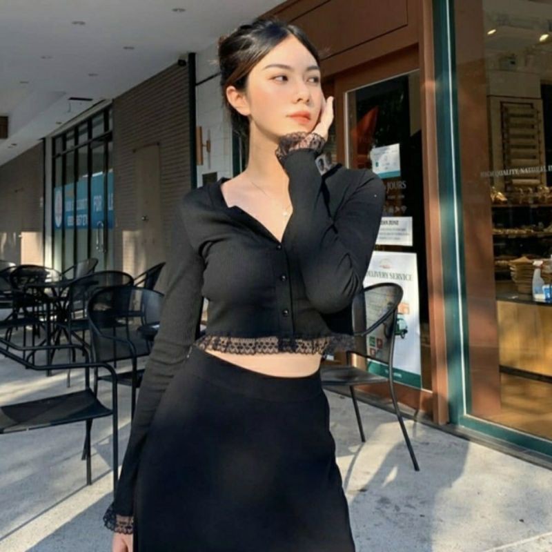 ÁO CROPTOP TAY DÀI REN CÚC THẬT THUN GÂN A2-RTD