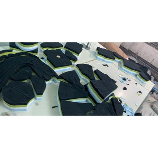 Áo Croptop Cổ v đắp chéo cột dây.