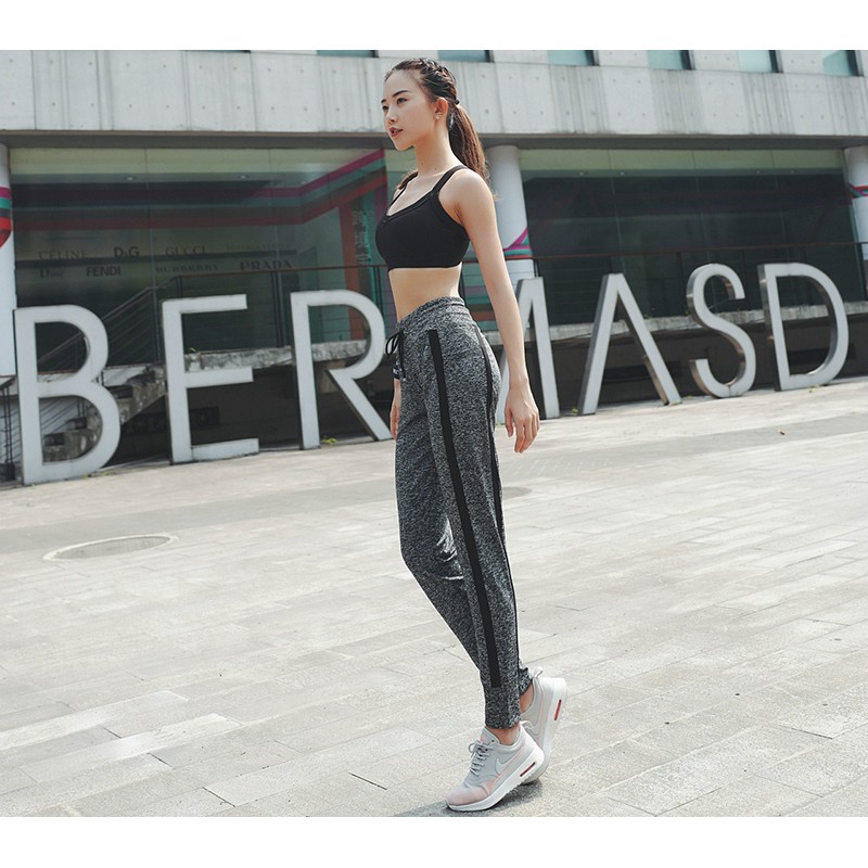 Quần jogger Moving Peach tập thể thao phối sọc thiết kế năng động thời trang