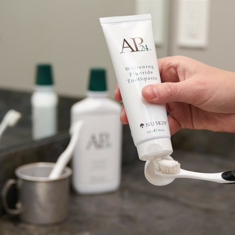 Kem Đánh Răng Nuskin AP24 Whitening Fluoride Toothpaste 110g