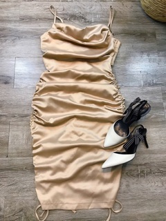 ▪️Đầm body lụa cổ đổ nhún thân màu nude