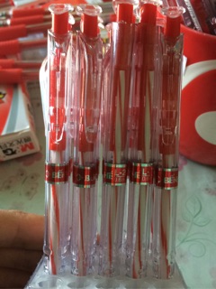 Bút bi mực đỏ