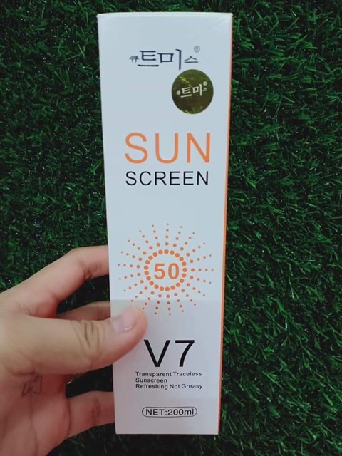 Xịt chống nắng v7. kem chống nắng nâg tone v7 SUN 200ml.