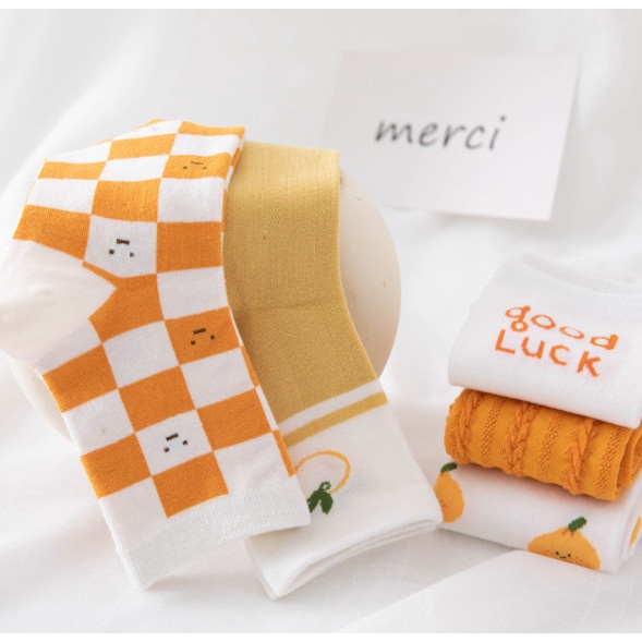 Vớ cao cổ thời trang Nam Nữ phong cách trẻ trung và năng động.