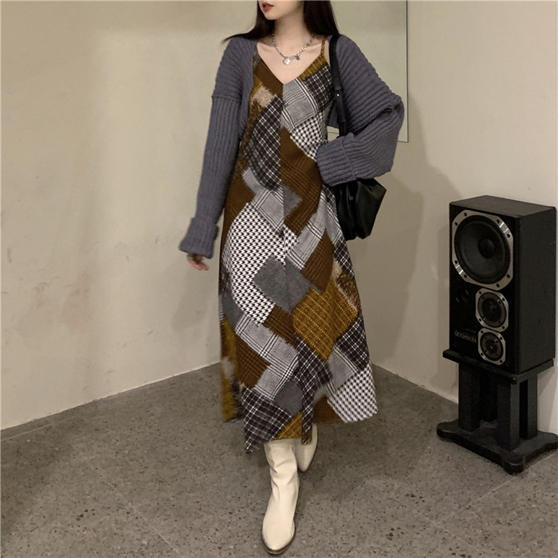 Đầm dài không tay hai dây cổ V họa tiết cá tính cho nữ | BigBuy360 - bigbuy360.vn