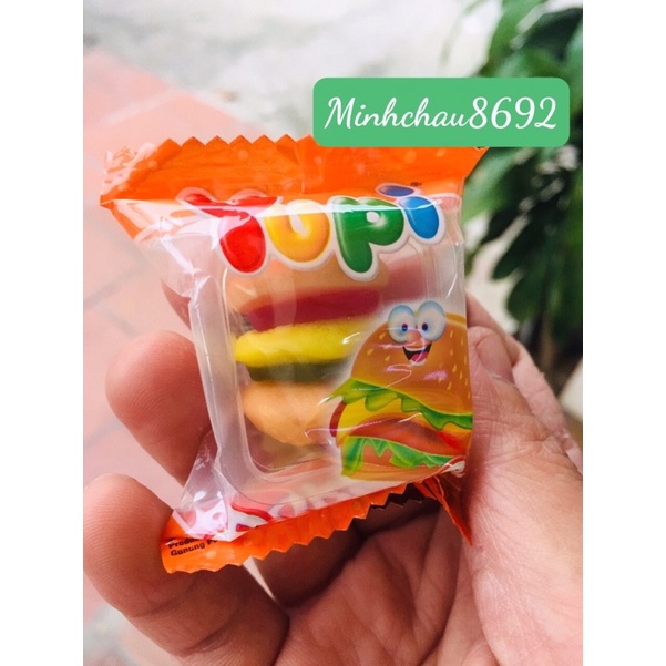 1 cái kẹo dẻo yupi