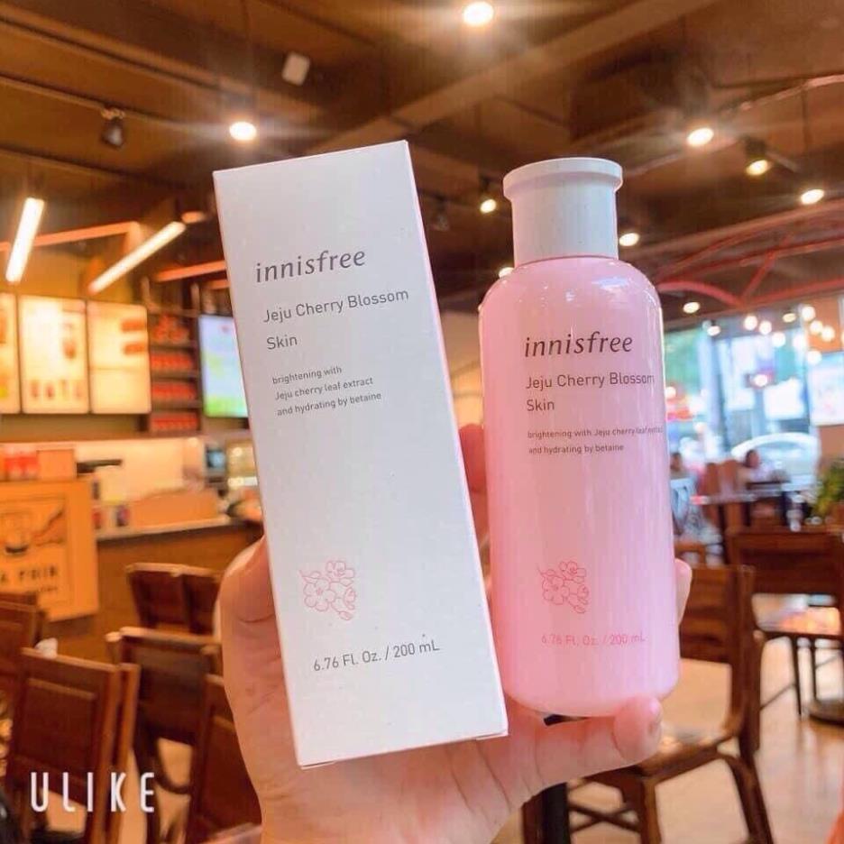 Nước Hoa Hồng TONER Chiết Xuất Từ Lá Hoa Anh Đào Hoàng Gia Innisfree Jeju Cherry Blossom Skin - 200ml