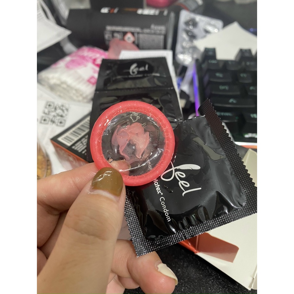 (CHE TÊN) BAO CAO SU FEEL 4 IN 1 GIÚP KÉO DÀI THỜI GIAN QUAN HỆ LÂU hộp 12 bao