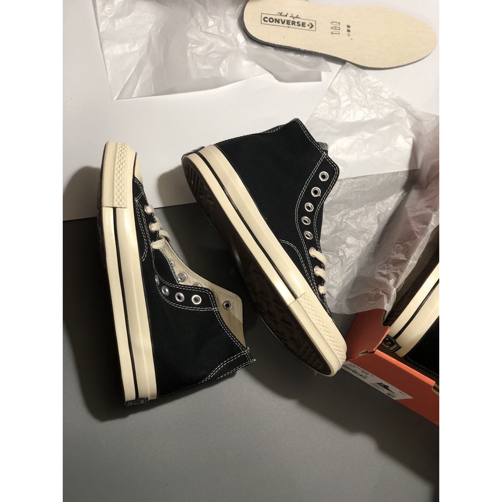 giày cao cổ màu den cơ bản