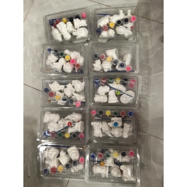 1 hộp Tượng 5con +cọ +mau