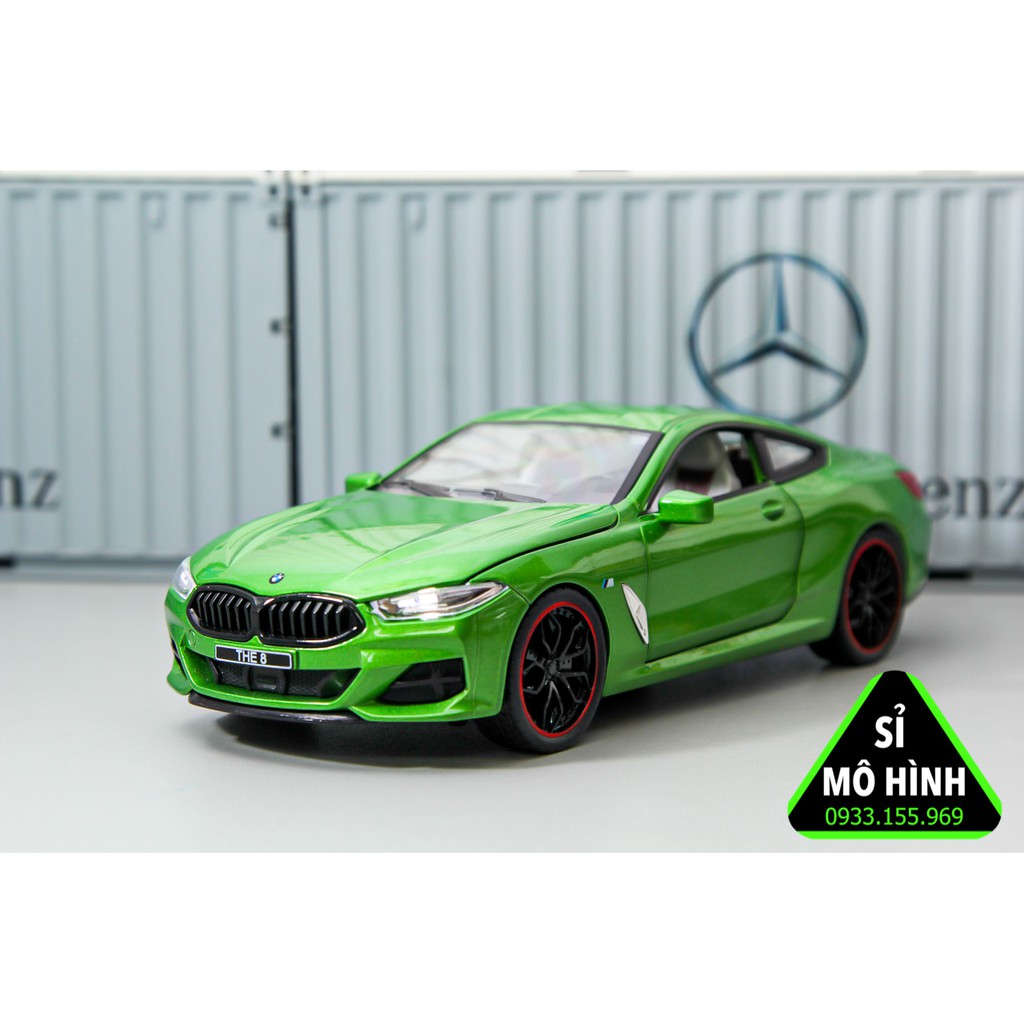 Mô hình xe BMW M8 1:24